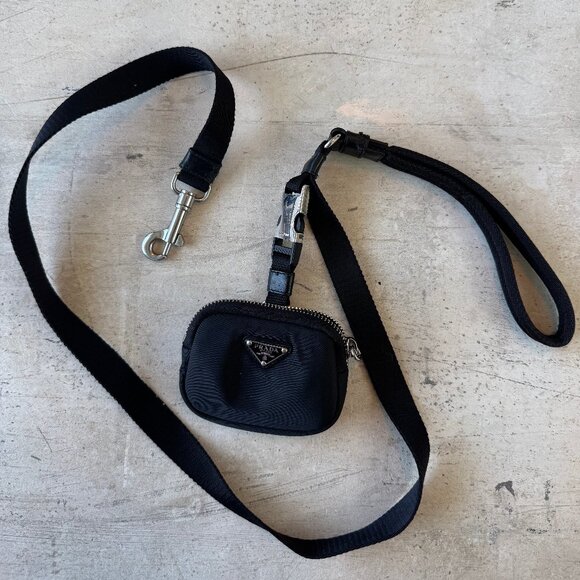 Prada Re-Nylon Dog Leash – This Season’s Must-Have 🖤🐾 (w/ box & authenticity) - Picture 3 of 6